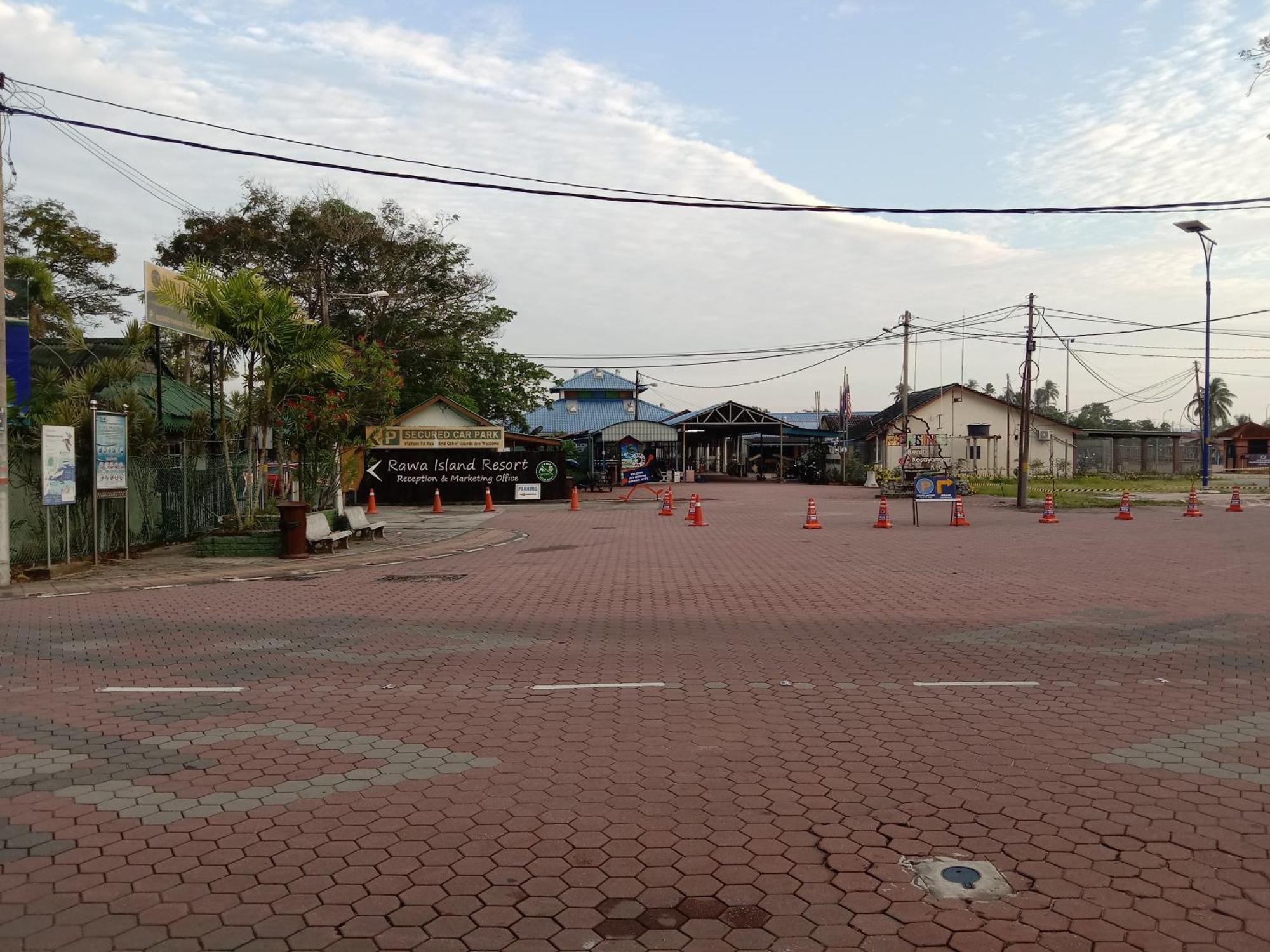 Muallim Home Mersing Bagian luar foto
