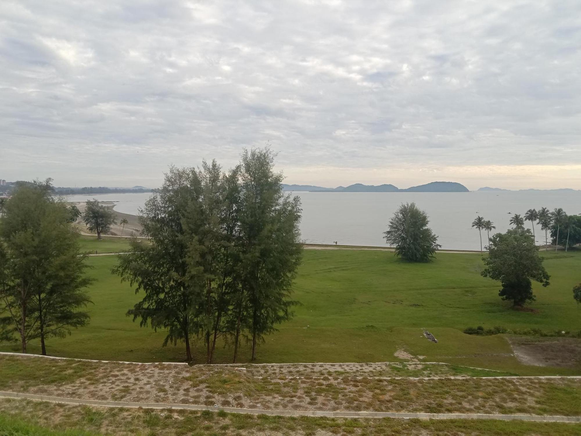 Muallim Home Mersing Bagian luar foto